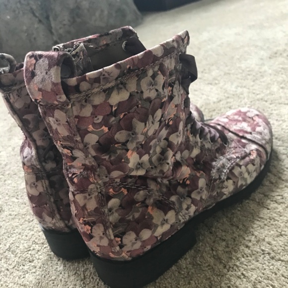🍁Satin Ribbon Lace Up Velvet Floral Boots - Picture 5 of 11